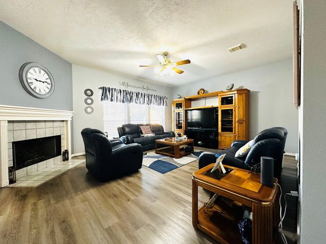 4754 Wynnview Drive, Friendswood, TX 77546