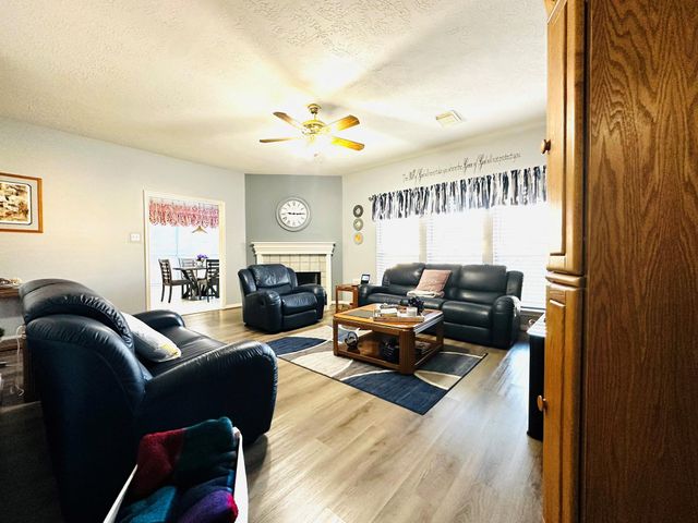 4754 Wynnview Drive, Friendswood, TX 77546