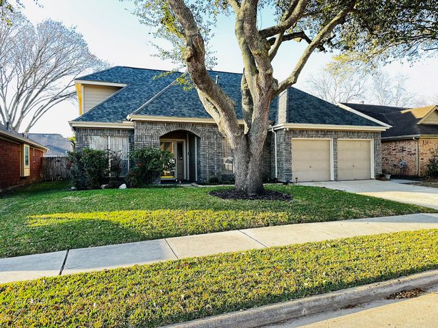 4754 Wynnview Drive, Friendswood, TX 77546