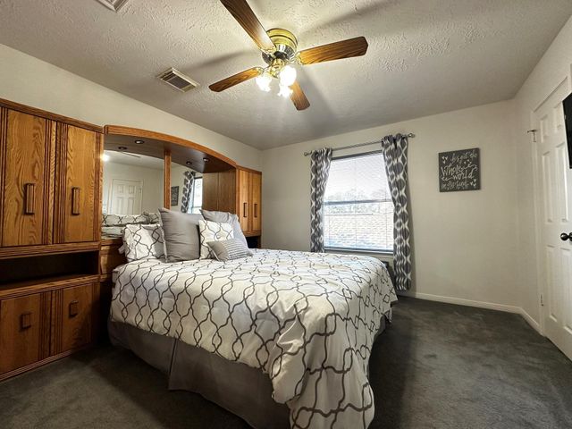 4754 Wynnview Drive, Friendswood, TX 77546