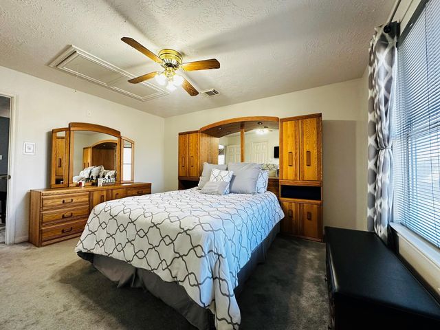 4754 Wynnview Drive, Friendswood, TX 77546