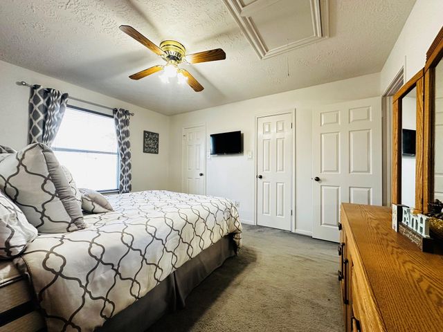 4754 Wynnview Drive, Friendswood, TX 77546