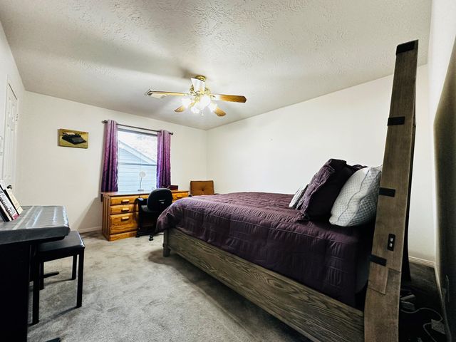 4754 Wynnview Drive, Friendswood, TX 77546