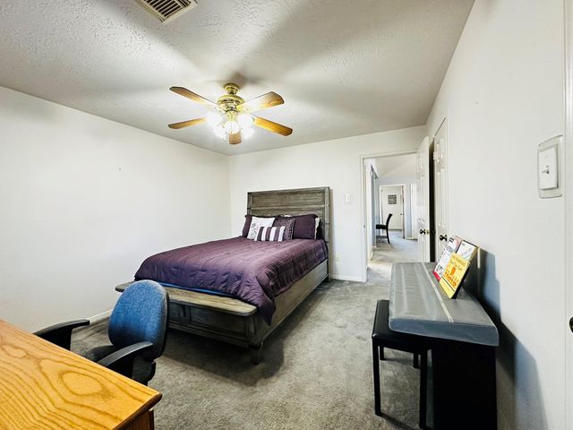 4754 Wynnview Drive, Friendswood, TX 77546