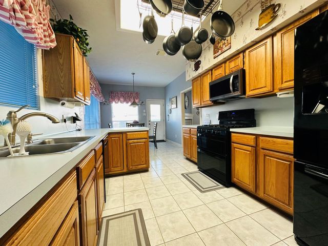 4754 Wynnview Drive, Friendswood, TX 77546