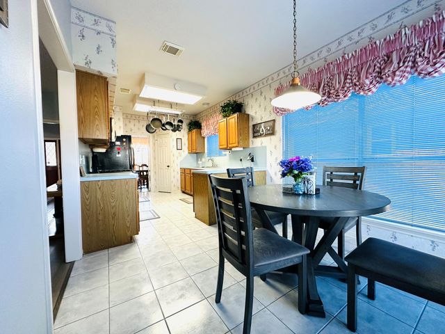 4754 Wynnview Drive, Friendswood, TX 77546