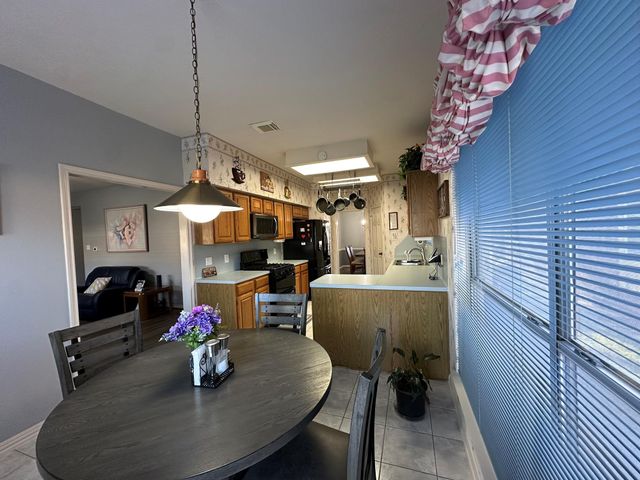 4754 Wynnview Drive, Friendswood, TX 77546