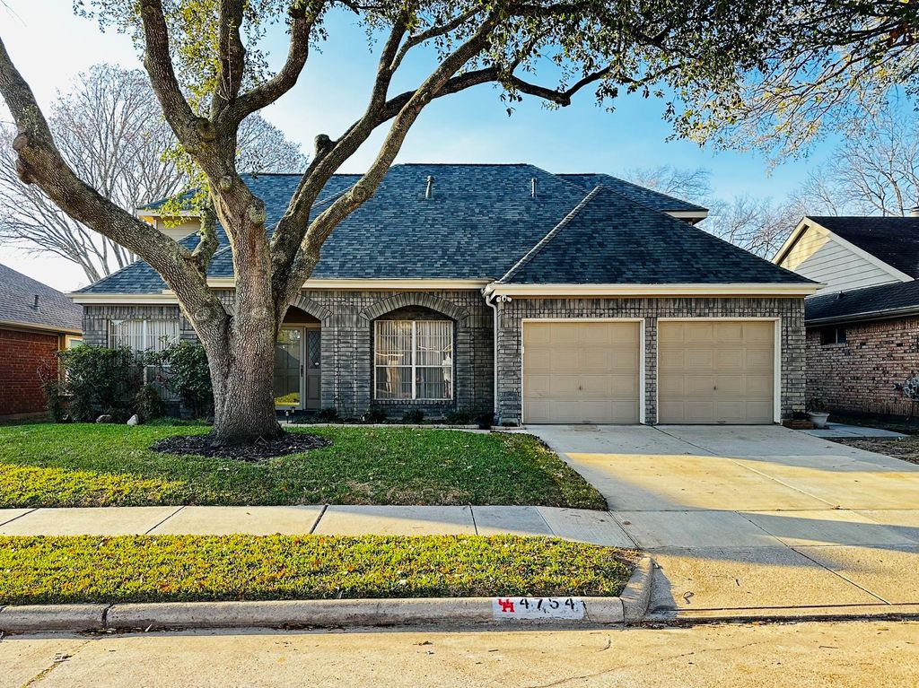 4754 Wynnview Drive, Friendswood, TX 77546