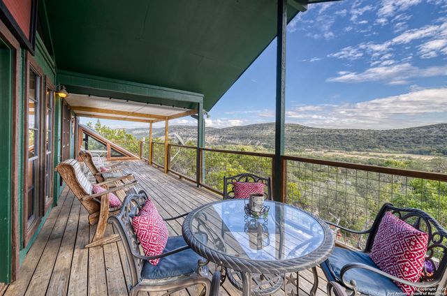186 Cat Claw Mtn, Concan, TX 78838
