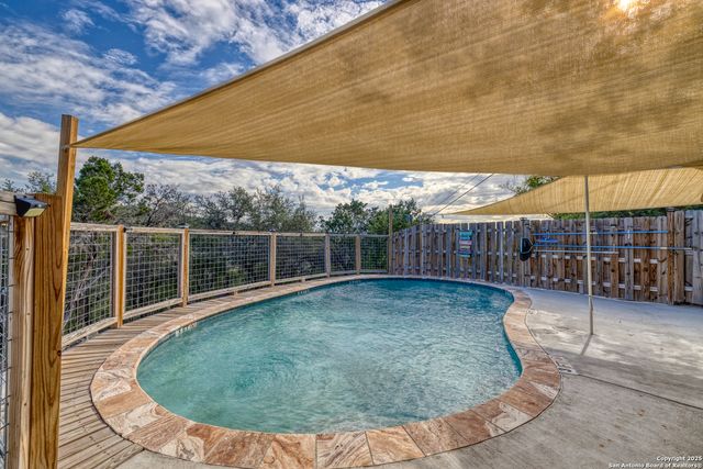 186 Cat Claw Mtn, Concan, TX 78838