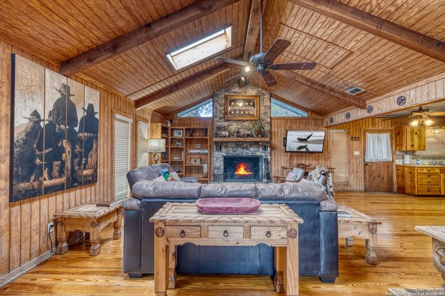 186 Cat Claw Mtn, Concan, TX 78838