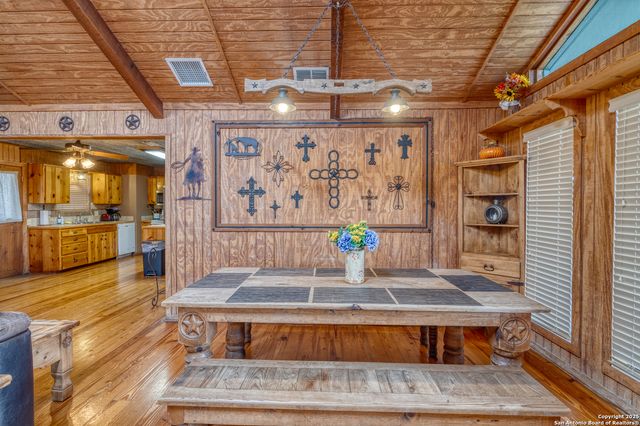 186 Cat Claw Mtn, Concan, TX 78838