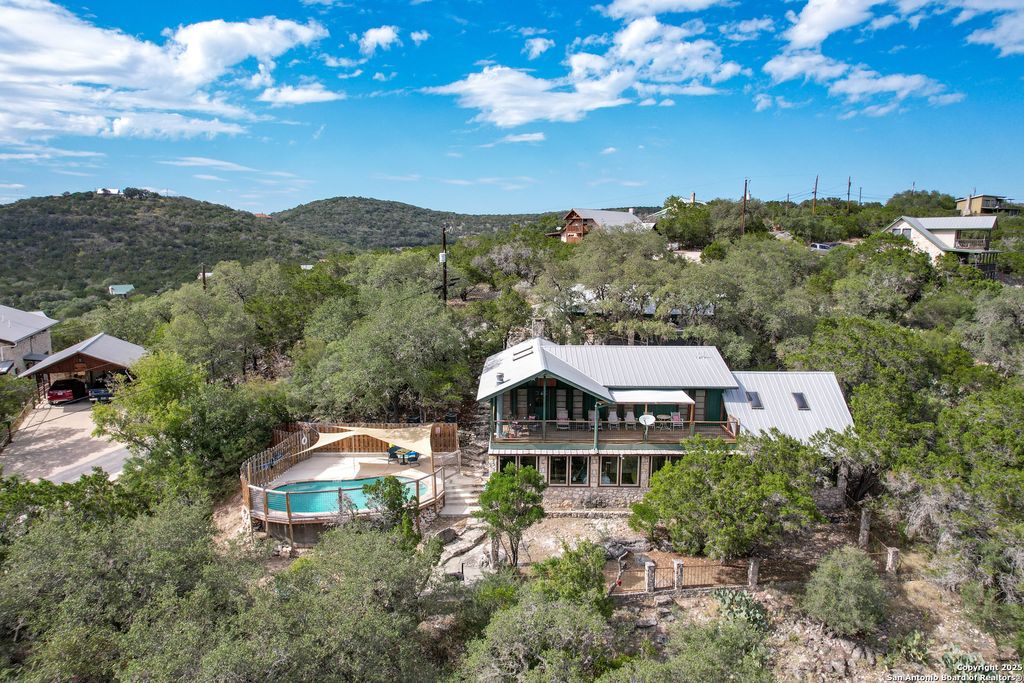 186 Cat Claw Mtn, Concan, TX 78838