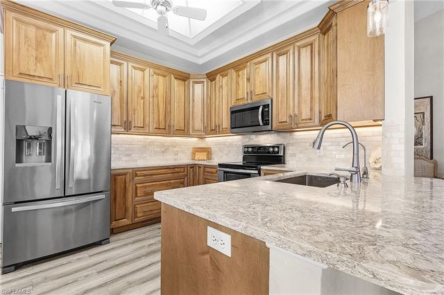 8040 Glen Abbey CIR, Fort Myers, FL 33912