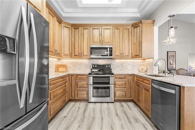 8040 Glen Abbey CIR, Fort Myers, FL 33912