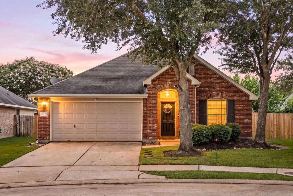 19127 Field Cottage Lane, Richmond, TX 77407