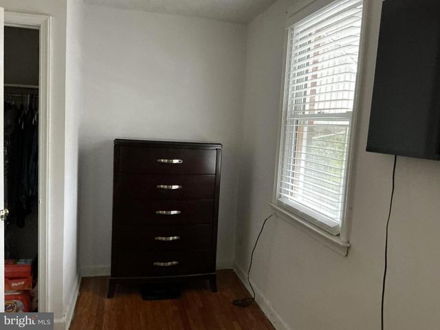 5932 N 10TH ST N, Philadelphia, PA 19141