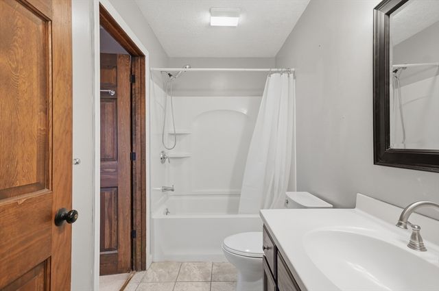 179 Pleasant Valley Street F, Methuen, MA 01844