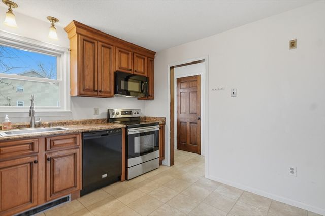 179 Pleasant Valley Street F, Methuen, MA 01844