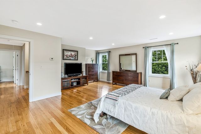 184 College Farm Rd, Waltham, MA 02451