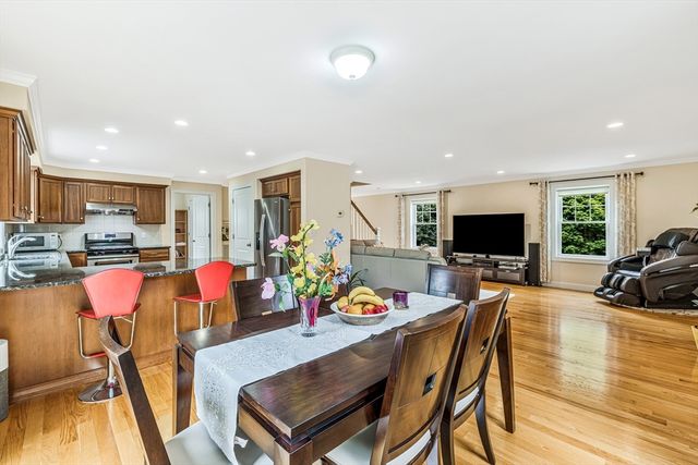 184 College Farm Rd, Waltham, MA 02451
