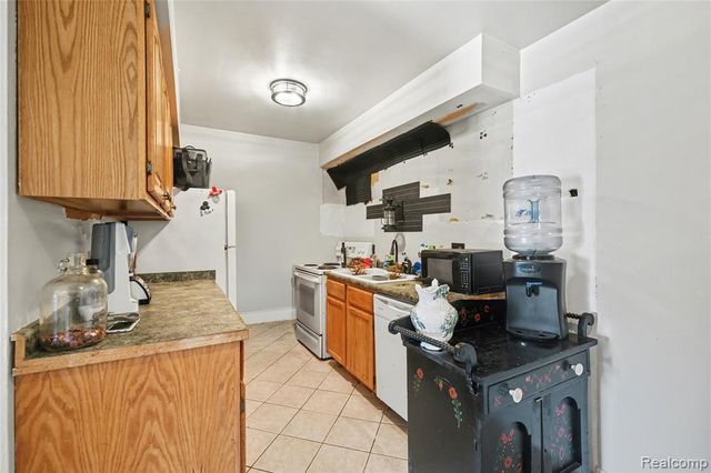 31805 Kelly Road 25, Fraser, MI 48026