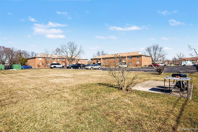 31805 Kelly Road 25, Fraser, MI 48026