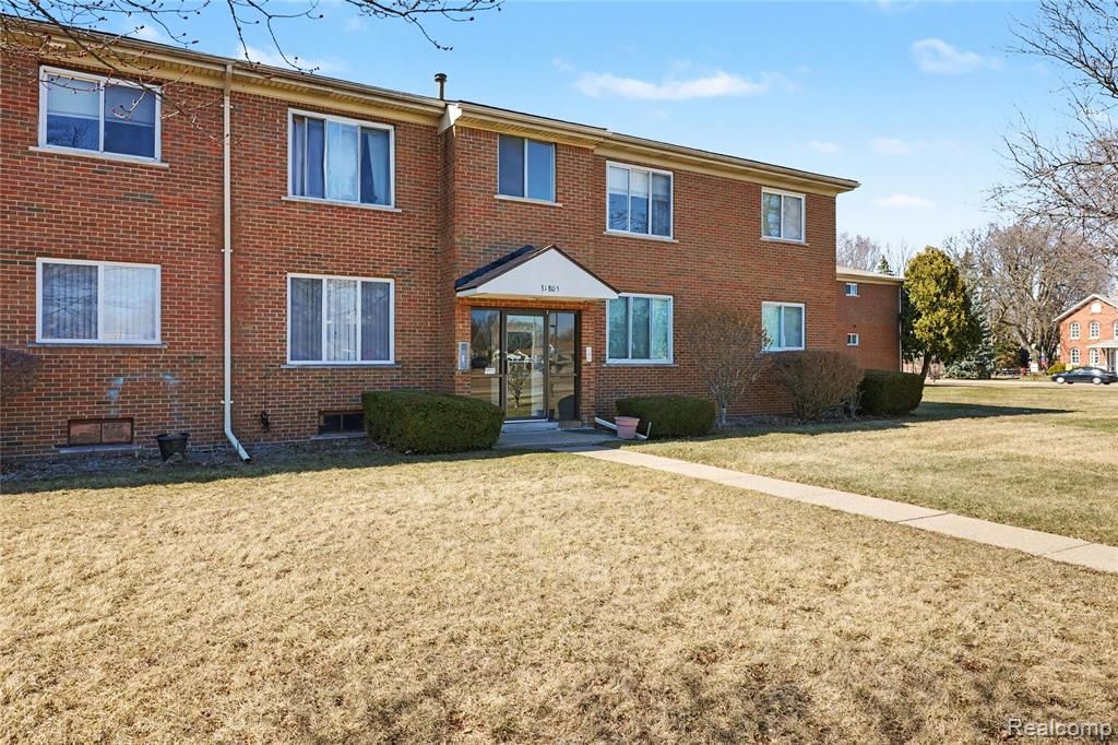 31805 Kelly Road 25, Fraser, MI 48026