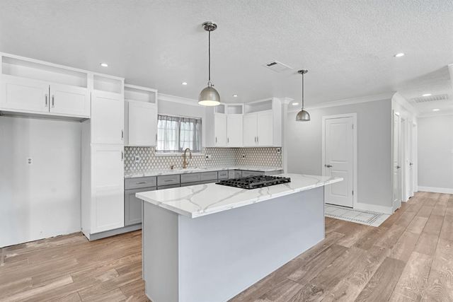 3762 N Claremont Avenue, Fresno, CA 93727