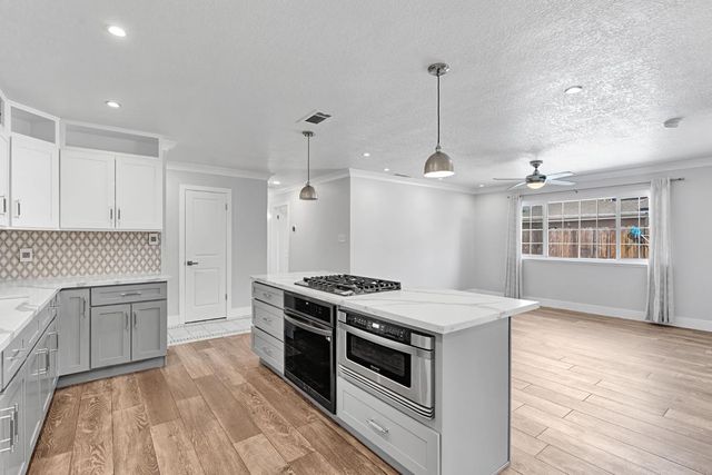 3762 N Claremont Avenue, Fresno, CA 93727