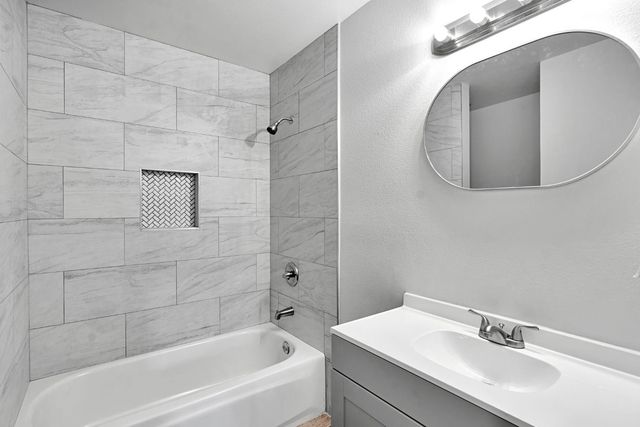 3762 N Claremont Avenue, Fresno, CA 93727