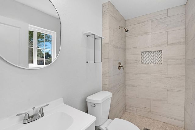 3762 N Claremont Avenue, Fresno, CA 93727