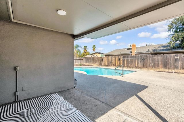 3762 N Claremont Avenue, Fresno, CA 93727