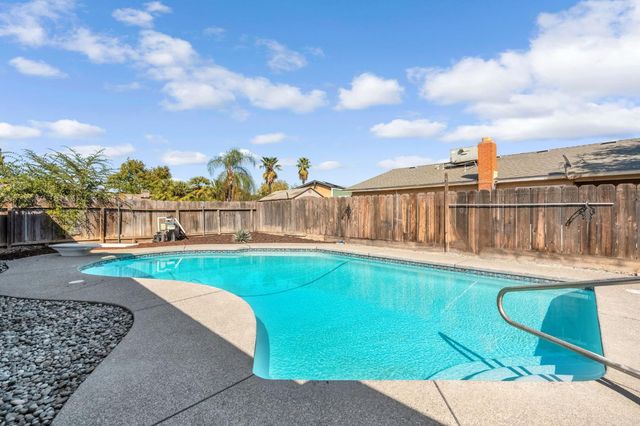 3762 N Claremont Avenue, Fresno, CA 93727