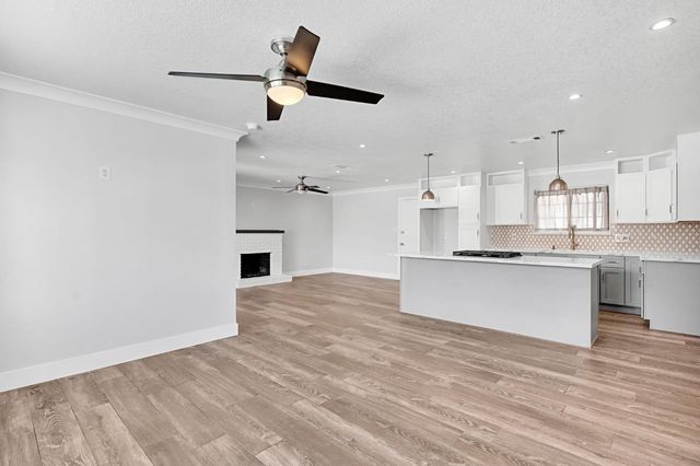3762 N Claremont Avenue, Fresno, CA 93727