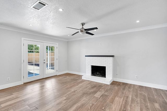 3762 N Claremont Avenue, Fresno, CA 93727