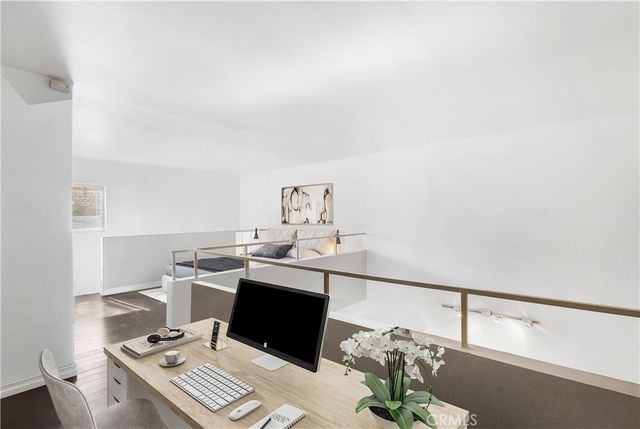 18645 Hatteras, Tarzana, CA 91356