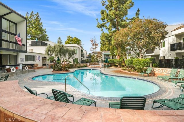 18645 Hatteras, Tarzana, CA 91356