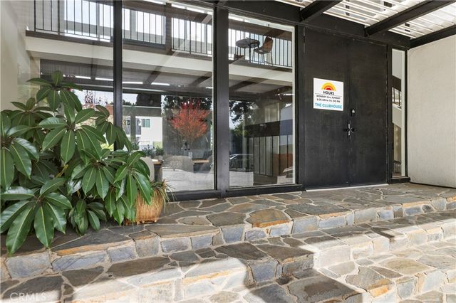 18645 Hatteras, Tarzana, CA 91356