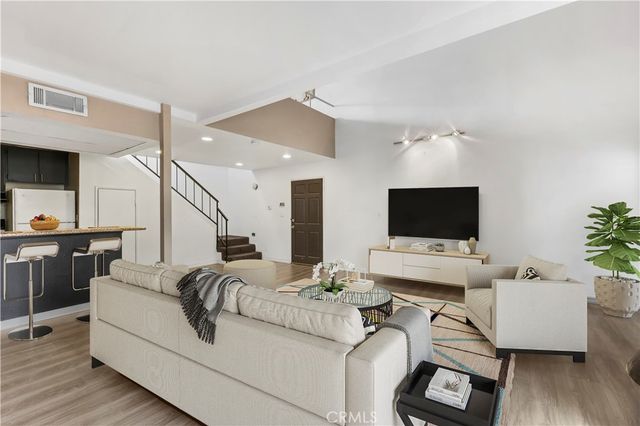 18645 Hatteras, Tarzana, CA 91356