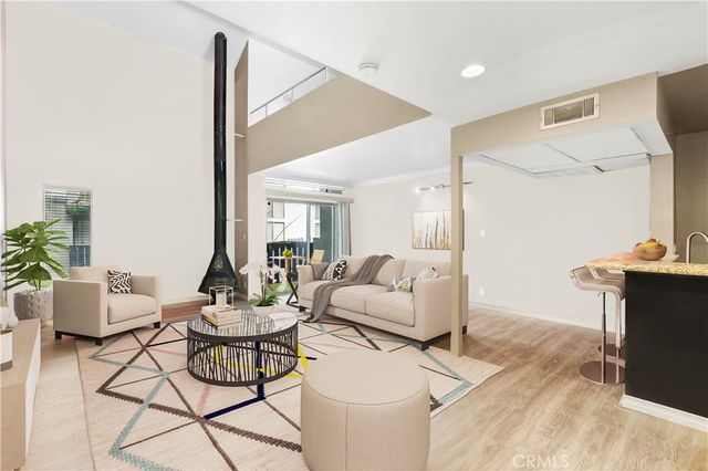 18645 Hatteras, Tarzana, CA 91356