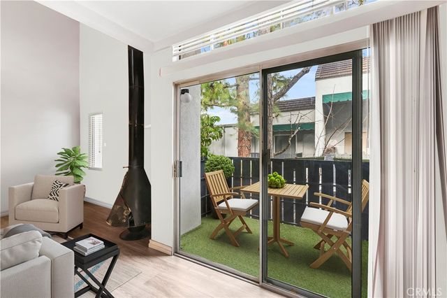 18645 Hatteras, Tarzana, CA 91356