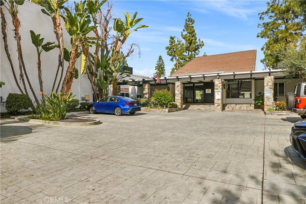 18645 Hatteras, Tarzana, CA 91356