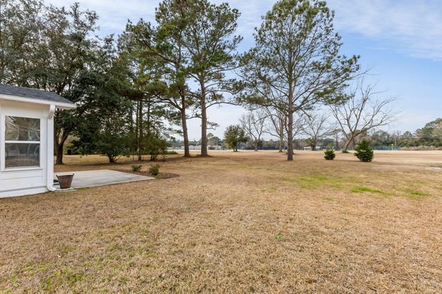 1195 Parkway Drive, Mount Pleasant, SC 29464