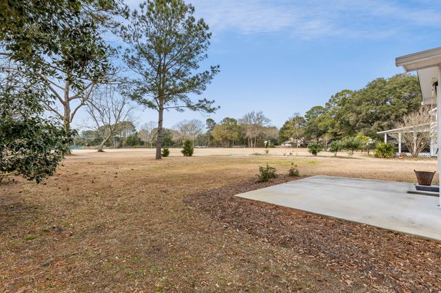 1195 Parkway Drive, Mount Pleasant, SC 29464