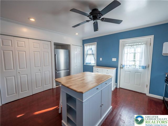 220 West Kleinhans Street, Easton, PA 18042