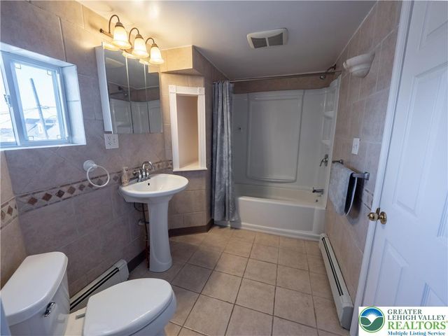 220 West Kleinhans Street, Easton, PA 18042