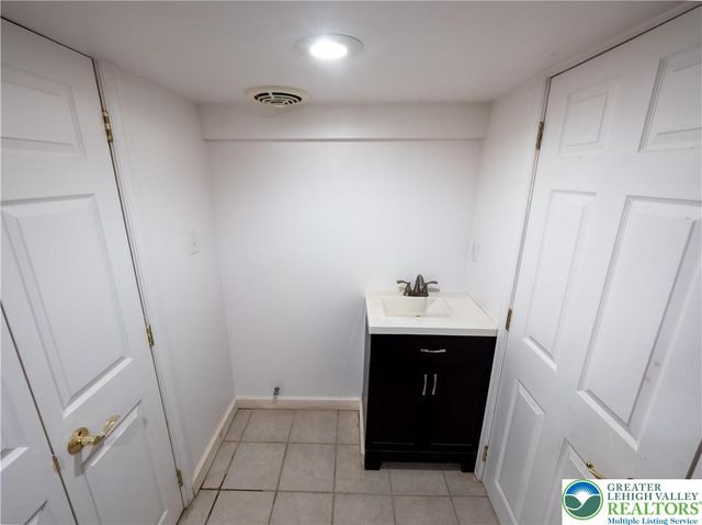 220 West Kleinhans Street, Easton, PA 18042