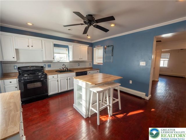 220 West Kleinhans Street, Easton, PA 18042