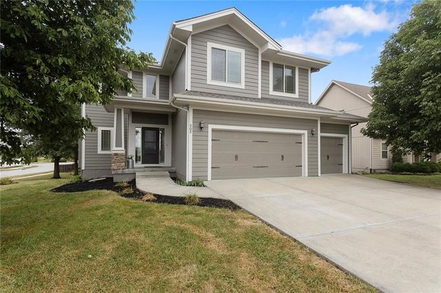505 SW Webster Drive, Blue Springs, MO 64014